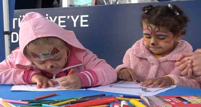 Depremzede çocuklar afetin izlerini oyunlarla silmeye çalışıyor