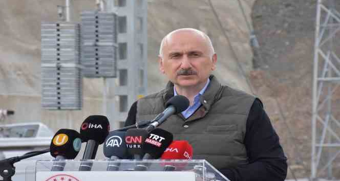 Bakan Karaismailoğlu, Ankara-Sivas Hızlı Tren Hattı’nda incelemelerde bulundu: "Açılışına günler kaldı"