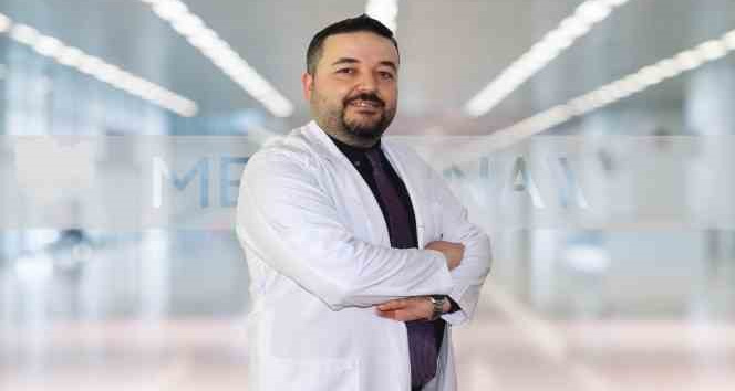 Dr. Öğretim Üyesi Öztorun : “Sıvı tüketiminin az olması böbrek taşına neden oluyor”
