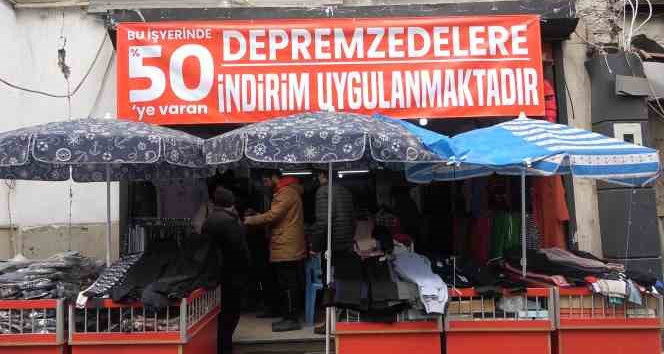 Küçük esnaftan depremzedelere destek: Ürünlerde yüzde 50 indirim yaptı