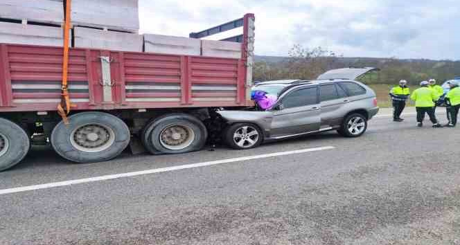 Yabancı Plakalı Araç, Tıra Ok Gibi Saplandı: 1 Yaralı - Tekirdağ