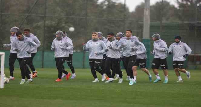 Trabzonspor, Kasımpaşa maçı hazırlıklarına İhsan Derelioğlu yönetiminde başladı