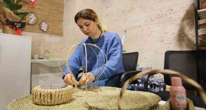 Kırşehir’in ilk hasır işlemecisi kadın zanaatkarı hayallerinin peşinden koştu
