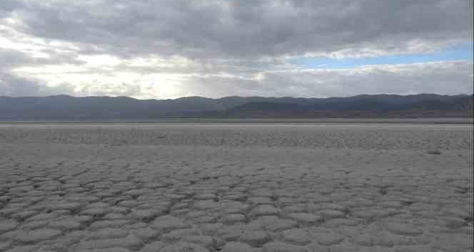 Burdur’da şebeke suyu ile araç, halı yıkamak ve bahçe sulamak yasaklandı
