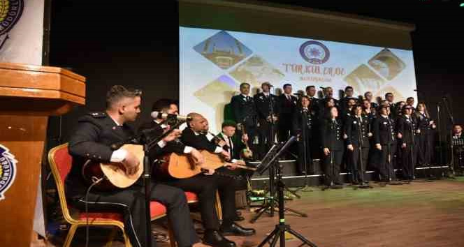 Giresun’da Polis Korosu’ndan türkü dinletisi