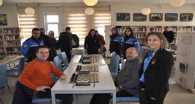 Kars’ta Satranç Turnuvası yoğun ilgi gördü