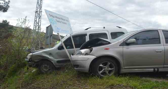 Tokat’ta otomobil ile hafif ticari araç çarpıştı: 2 yaralı