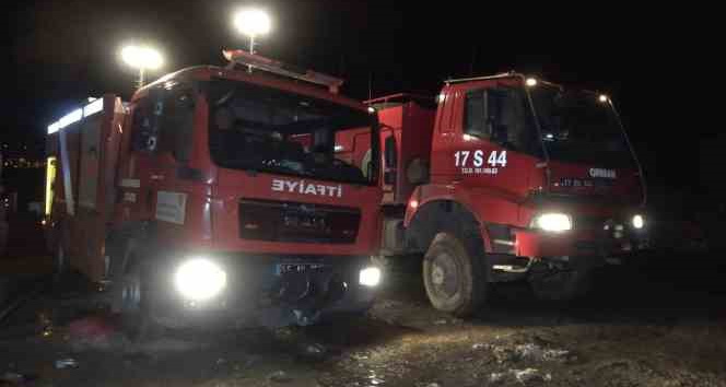 Pamuk deposunda korkutan yangın: Ekipler seferber oldu