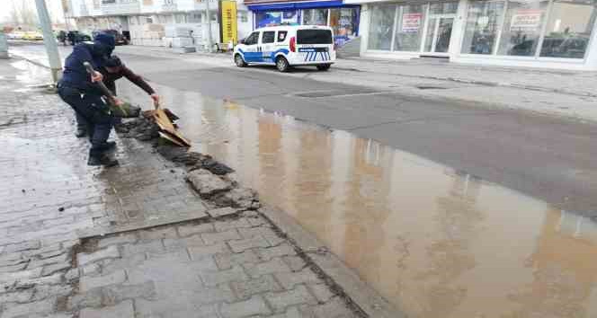 Kars polisinden örnek davranış