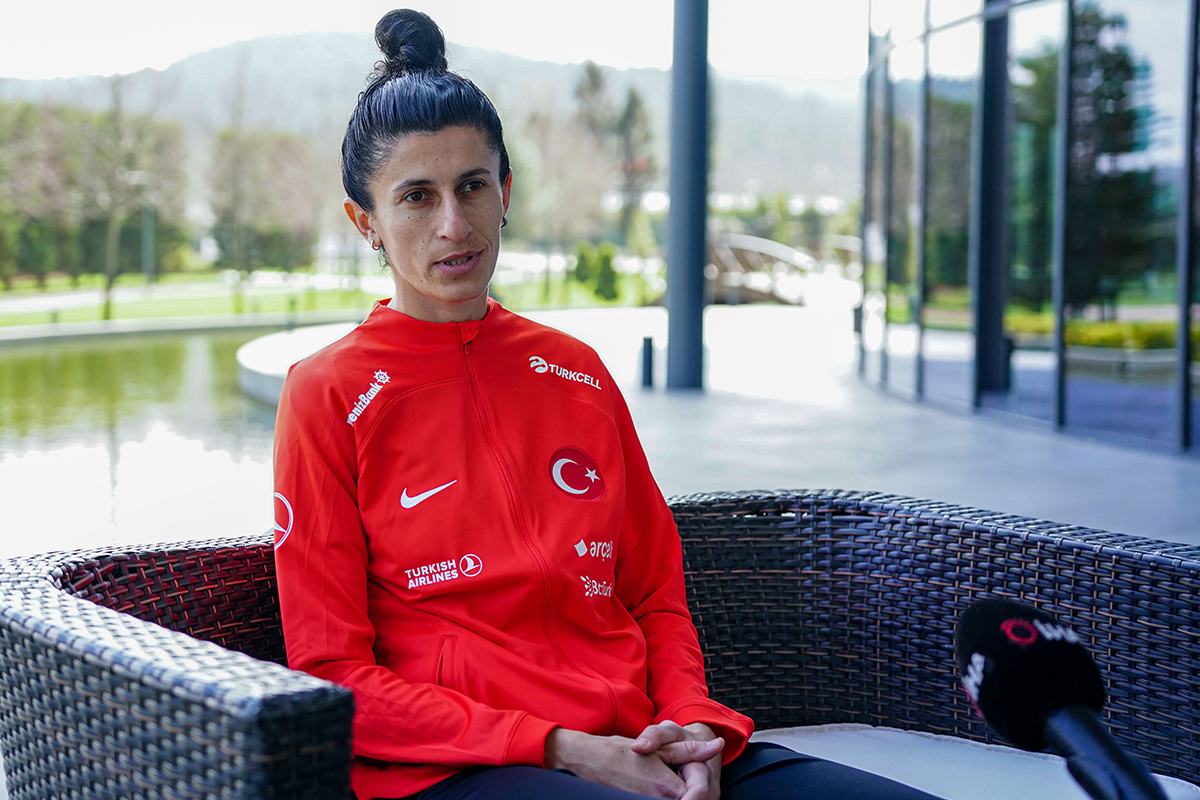 Yağmur Uraz: 'Hem kupayı kazanıp hem de gol kraliçesi olmak istiyorum'  İhlas Haber Ajansı