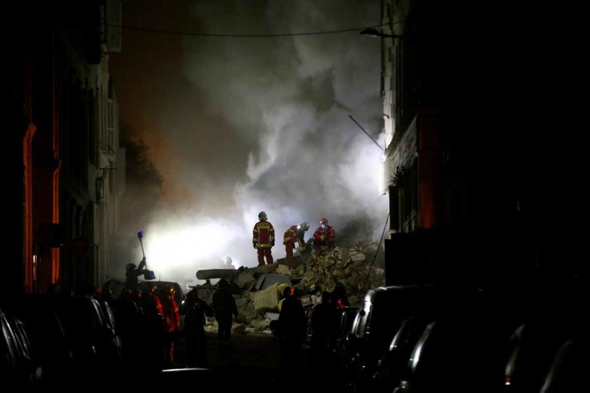 Fransa'da çöken binanın enkazında 2 kişinin cansız bedeni bulundu