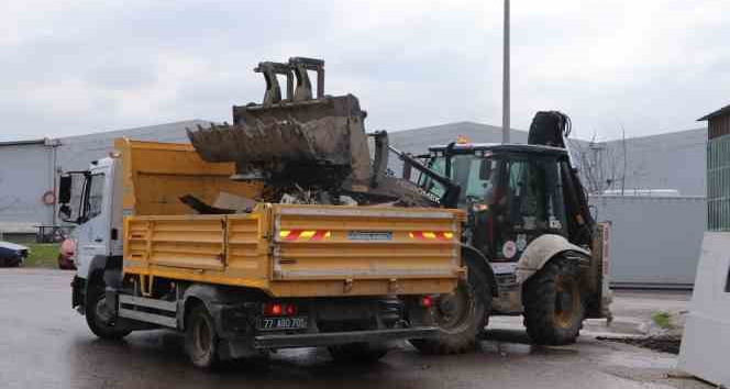 Kirazlı Sanayi Sitesi’nde temizlik çalışması