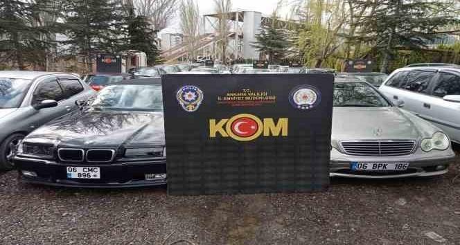 Bulgaristan’dan yaşa dışı yollarla getirdikleri araçların şasi numarasını değiştirip ’change’ yapan çeteye "Kontak" operasyonu