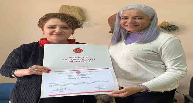 Online ’Seramik Sohbetleri’ programının ilki düzenledi