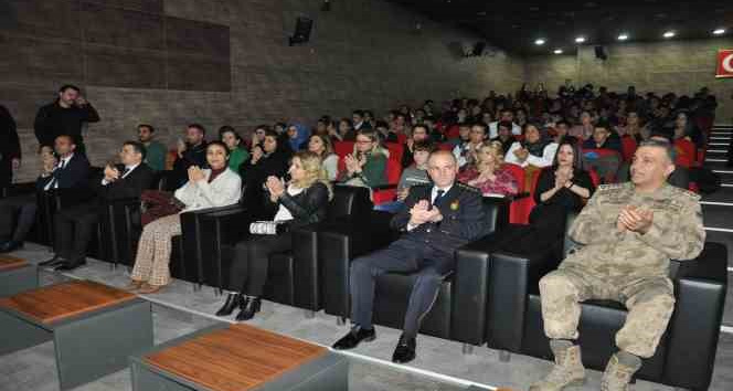 Kars’ta bilgi yarışması finalinde okullar ter döktü