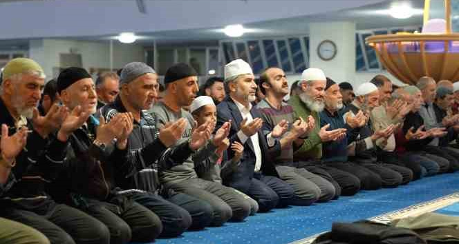 Erzincan’da Ramazan ayında camiler dolup taşıyor