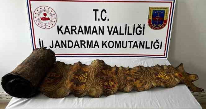 Karaman’da piton derisi üzerine yazılı kabartmalı tılsım ele geçirildi