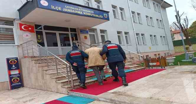 Yozgat’ta adam öldürme suçundan aranan 2 firari hükümlü yakalandı