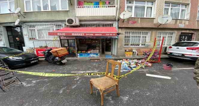Üsküdar’da bıçaklı kavga; bakkal sahibi karnından yaralandı
