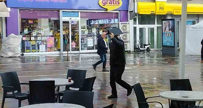 Edirne’de sağanak yağış ve dolu etkili oldu