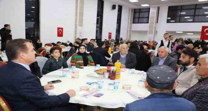 Hakkari’de şehit aileleri ve gaziler için iftar yemeği verildi