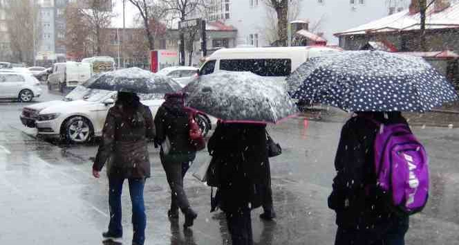 Kars beyaza büründü