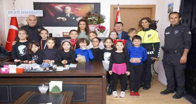 Emniyet Müdürü Erdem Aynur: “Çocukların polis olmak istemeleri bizi sevindirdi”