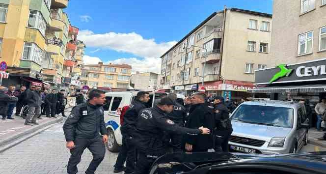 İhalede yumruklar konuştu: 2 yaralı, 3 gözaltı