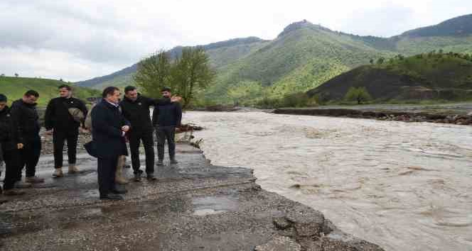 Vali Akbıyık sel bölgesinde