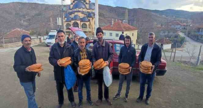 Bu gelenek sayesinde pide girmeyen ev kalmıyor