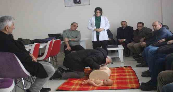 Muhtarlara ilk yardım eğitimi devam ediyor