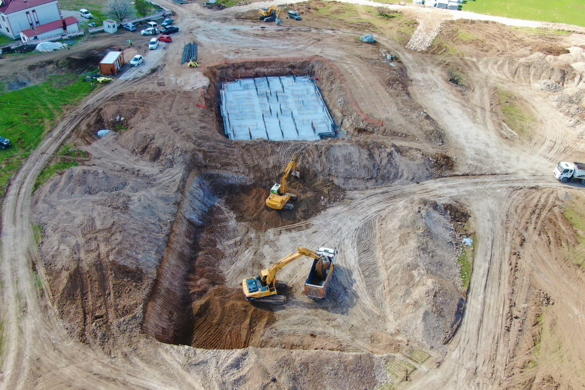 Cumhurbaşkanı tarafından Elazığ’da temelleri atılan TOKİ konutlarında çalışmalar sürüyor