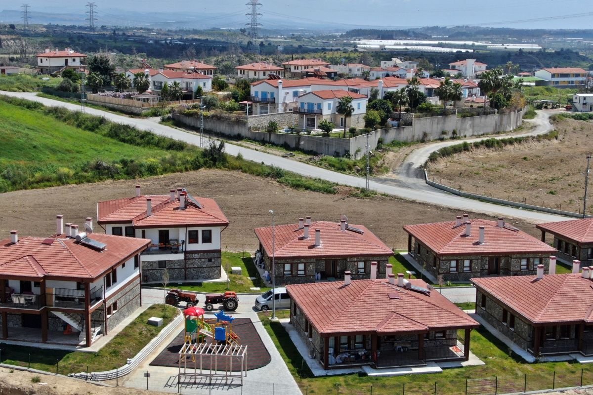 Türkiye’nin en büyük yangınından etkilenen köy TOKİ ile küllerinden yeniden doğdu