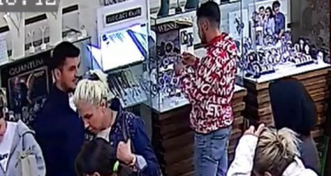 Arkadaşının çaldığı 3 bin lira değerindeki saati geri teslim etti