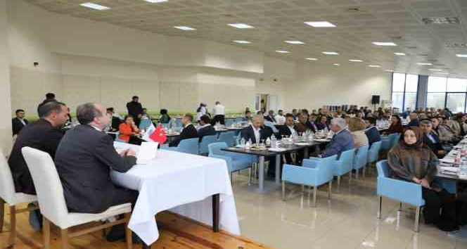 Rektör ve belediye başkanı söyleşiye katıldı