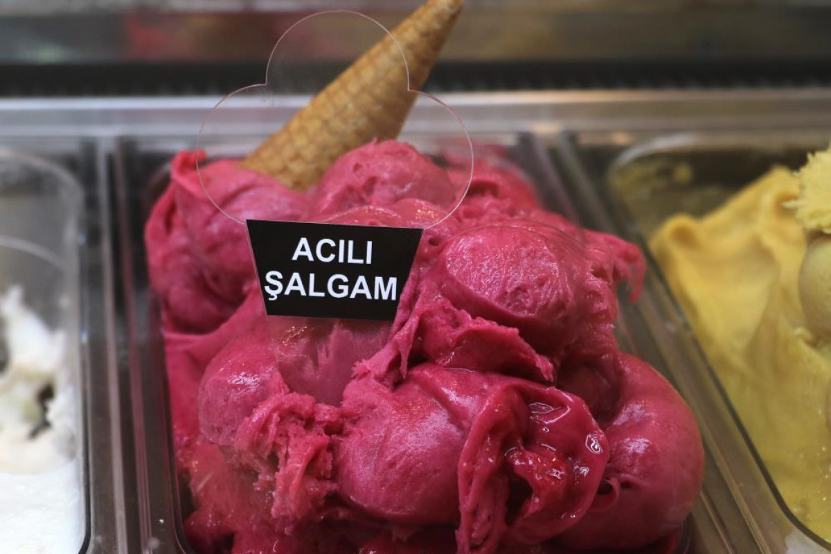 Sonunda buda oldu: Adanalılar acılı şalgamdan dondurma üretti