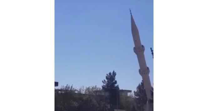 Batman’da cami minaresi kontrollü olarak yıkıldı