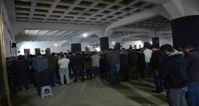 Depremin merkez üssü Kahramanmaraş’ta Kadir Gecesi idrak edildi