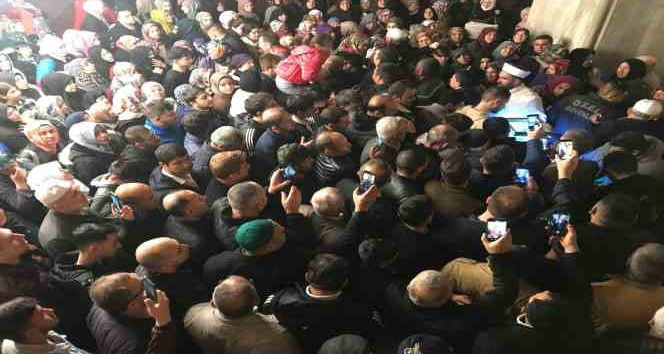 Edirne’deki camiler Kadir Gecesi’nde doldu taştı