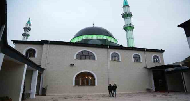 Yeşilpınar Merkez Camii Kadir Gecesi’nde ibadete açıldı