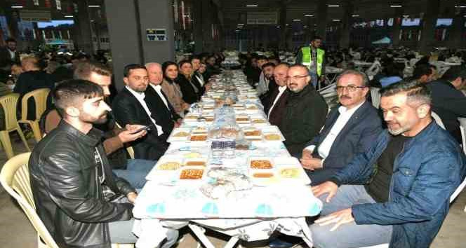 Lapseki Belediyesi’nin Ramazan iftarları sürüyor