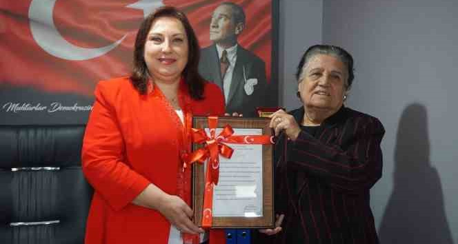 Edirne’nin ilk ve tek kadın muhtarına şiirle teşekkür