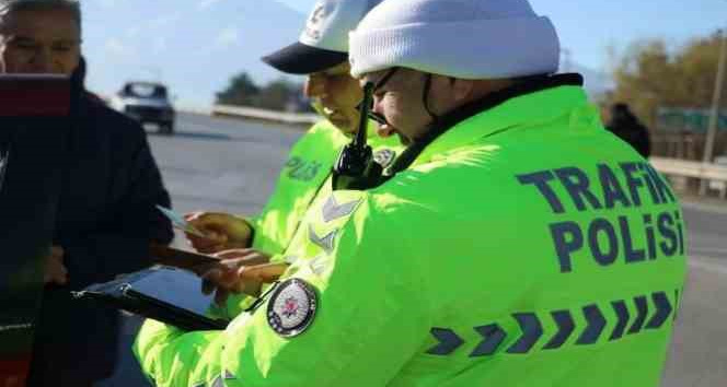 Erzincan’da 15 günde 155 sürücüye ve 413 plakaya ceza yazıldı