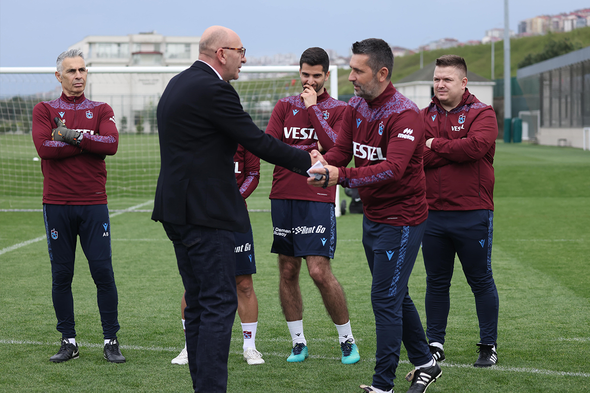 Trabzonspor’un yeni teknik direktörü Nenad Bjelica ilk antrenmanına çıktı