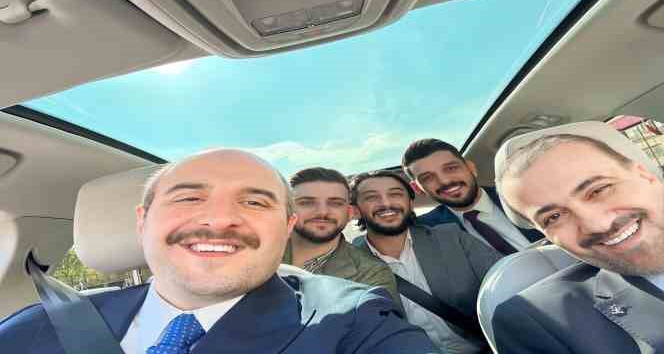 Bakan Varank ve Talus TOGG kamerasına poz verdi