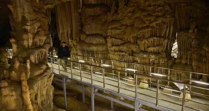 Gümüşhane’nin yeraltı sarayı kapılarını yeni salonuyla Ramazan Bayramı’nda açacak