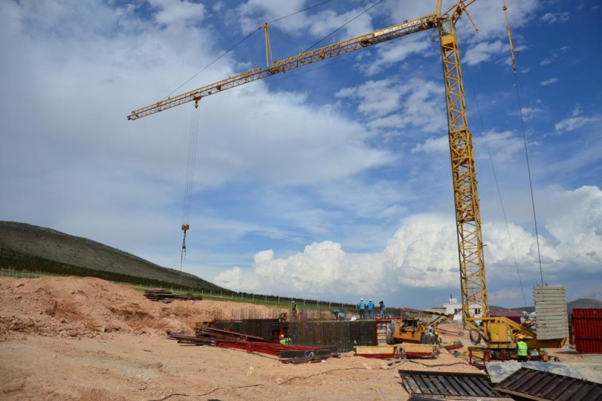 Deprem bölgesi Afşin'de TOKİ konutları hızla yükseliyor