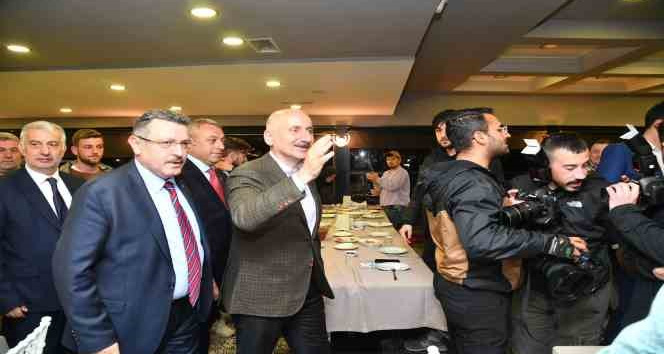 Başkan Genç gençlerle sahurda bir araya geldi