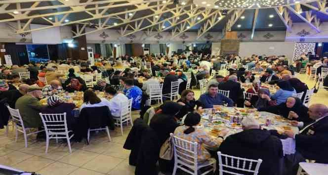 Şehit aileleri ve gaziler iftar sofrasında buluştu