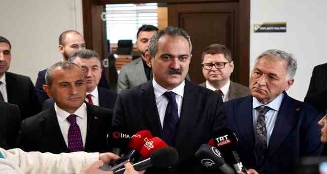 Bakan Özer: “Eğitime sadece temel ve ortaöğretim olarak değil, bütün olarak bakıyoruz”